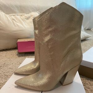 NEW Dolce Vita Nestly boots size 9